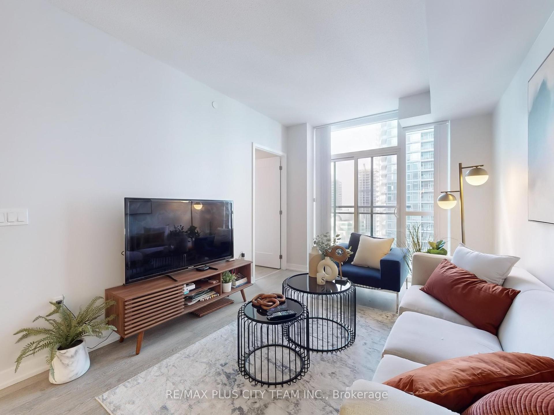 2 Bedrooms Condo at 99 John, Toronto For sale