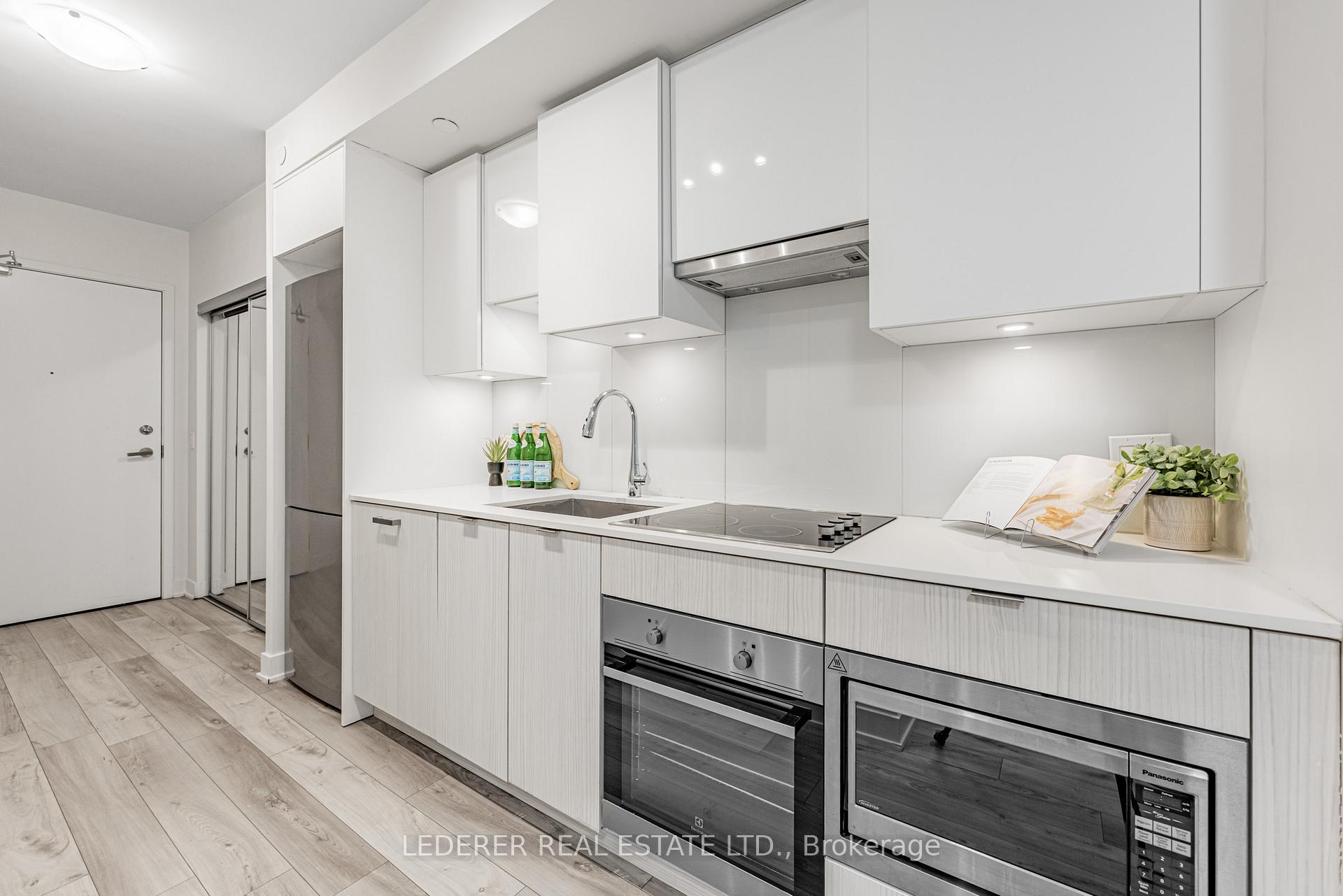 2 Bedrooms Condo at 195 Redpath, Toronto For sale