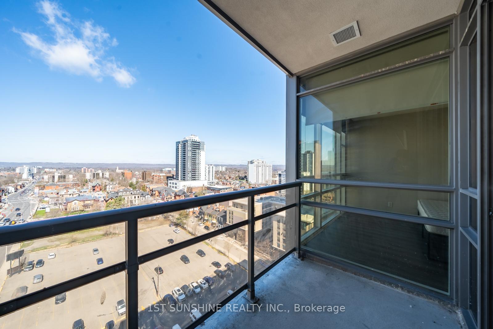 2 Bedrooms Condo at 150 MAIN,  Hamilton For sale