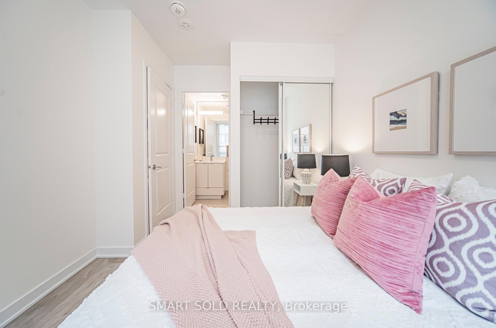 2 Bedrooms Condo at 100 Dalhousie, Toronto For sale