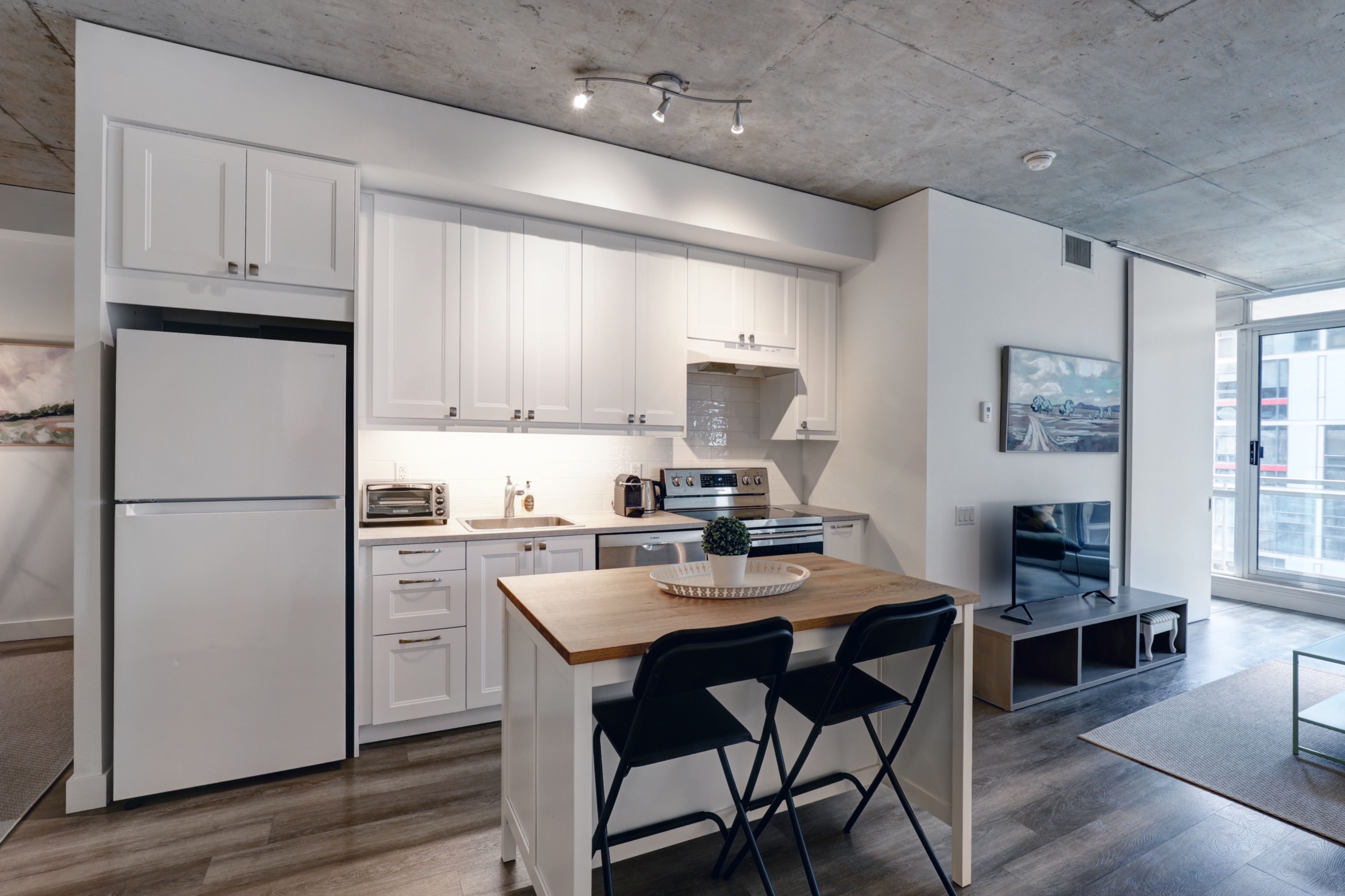 38 Niagara Street 709