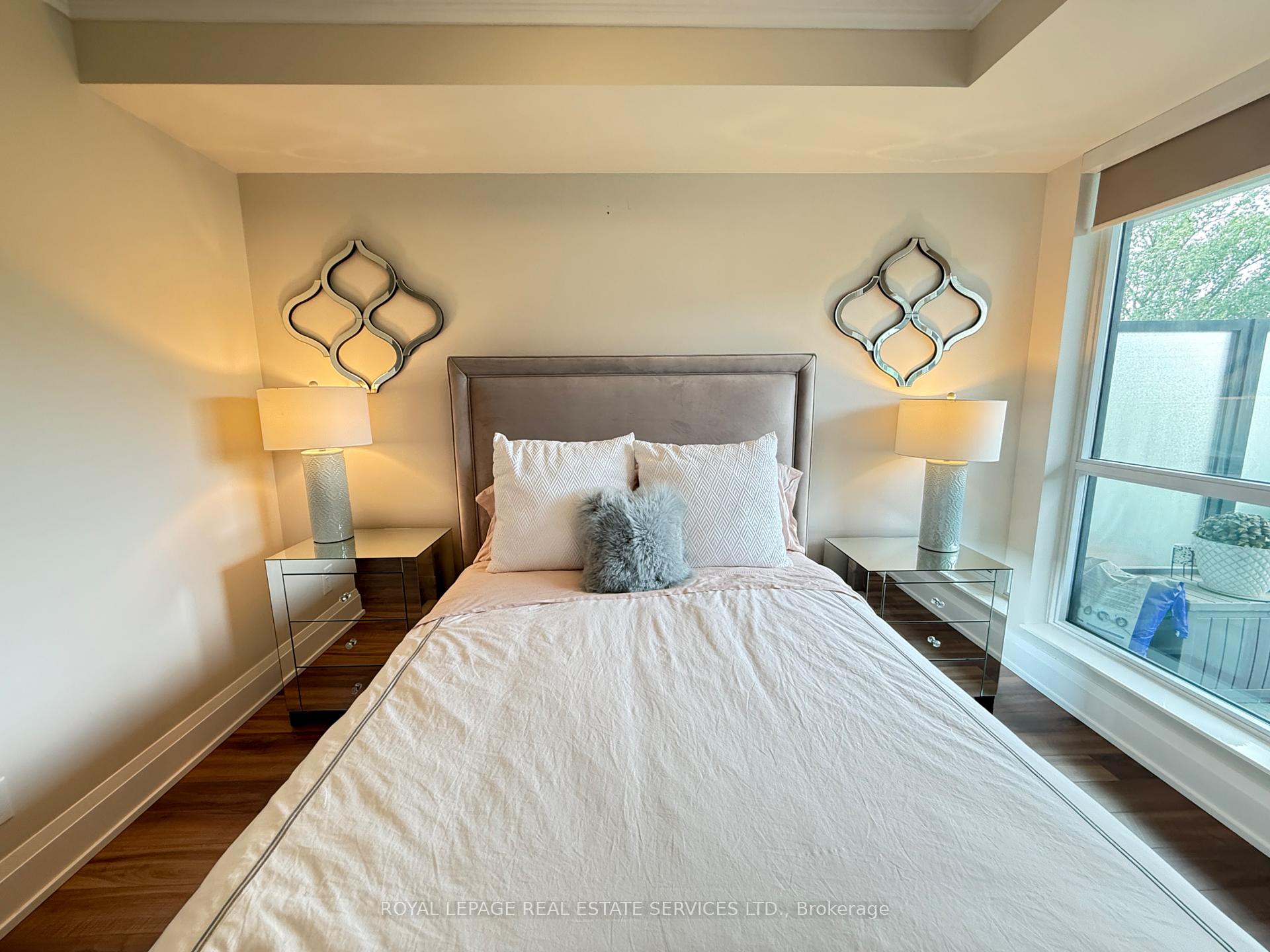 2 Bedrooms Condo at 2 Old Mill, Toronto For sale