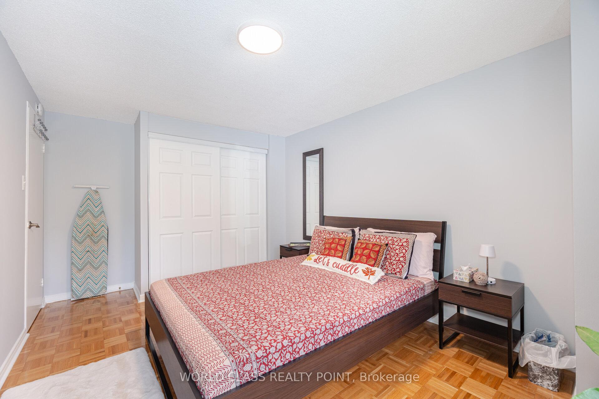 4 Bedrooms Condo at 525 Meadows, Mississauga For sale