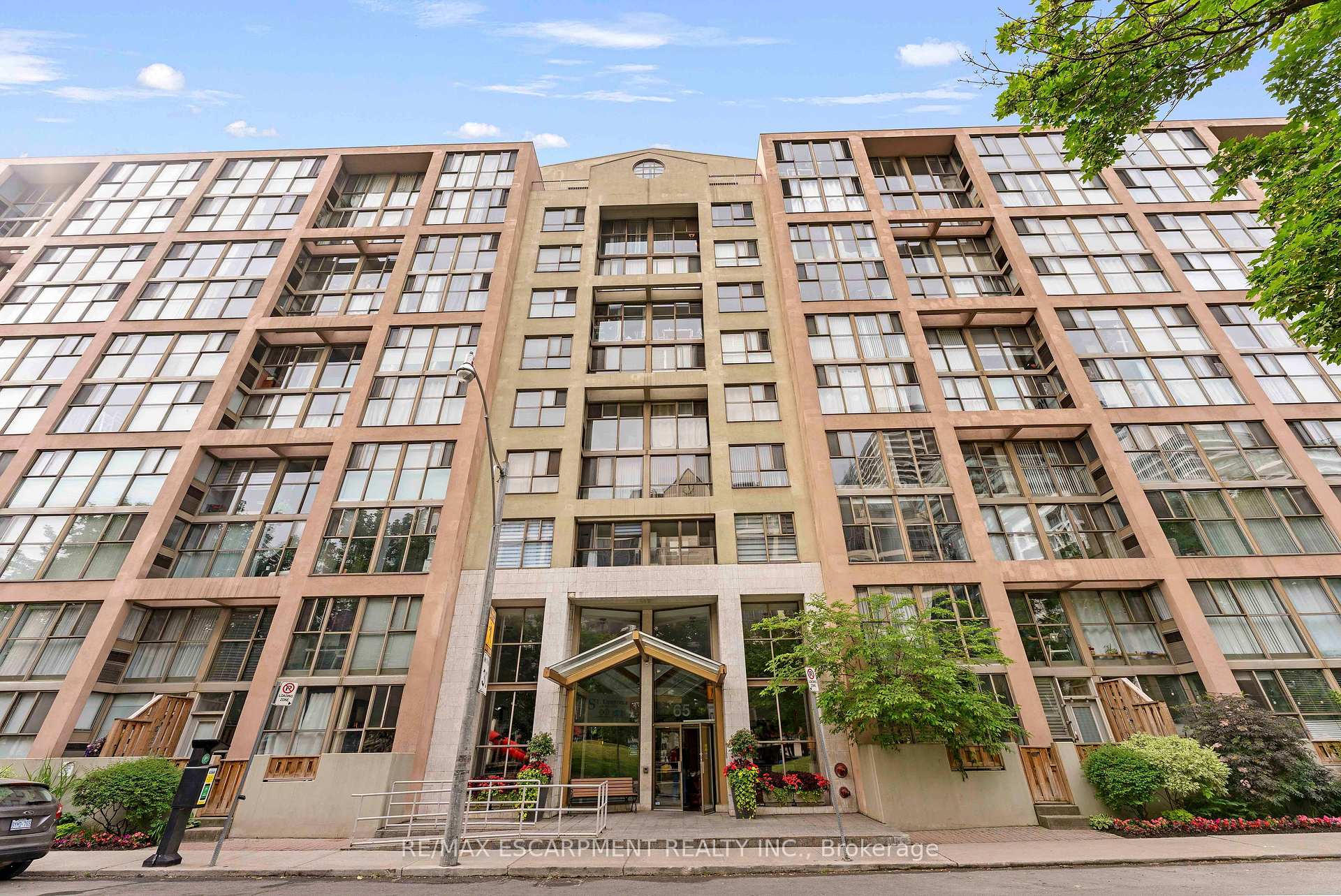 3 Bedrooms Condo at 65 Scadding, Toronto For sale