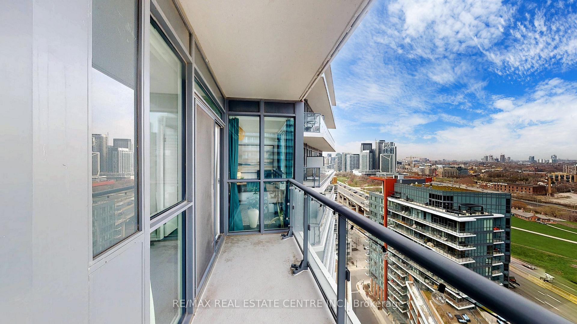 2 Bedrooms Condo at 38 Iannuzzi,  Toronto For sale