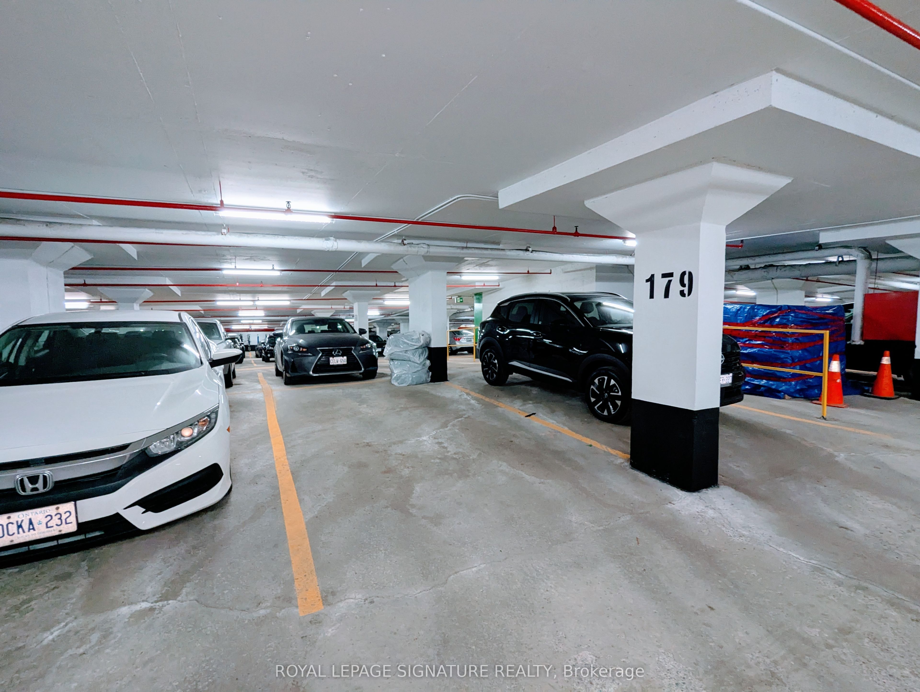 #413 - 20 Fashion Roseway, Toronto, ON M2N 6B5