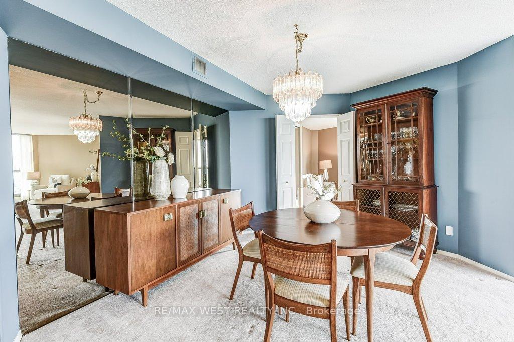 3 Bedrooms Condo at 2000 Islington, Toronto For sale