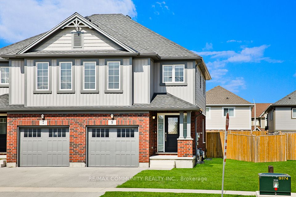9 Hawthorn Avenue, Thorold, ON L2V 0H9