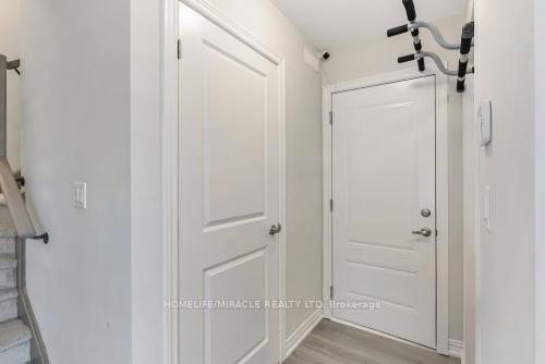 2 Bedrooms Condo at 40 Zinfendel, Hamilton For sale