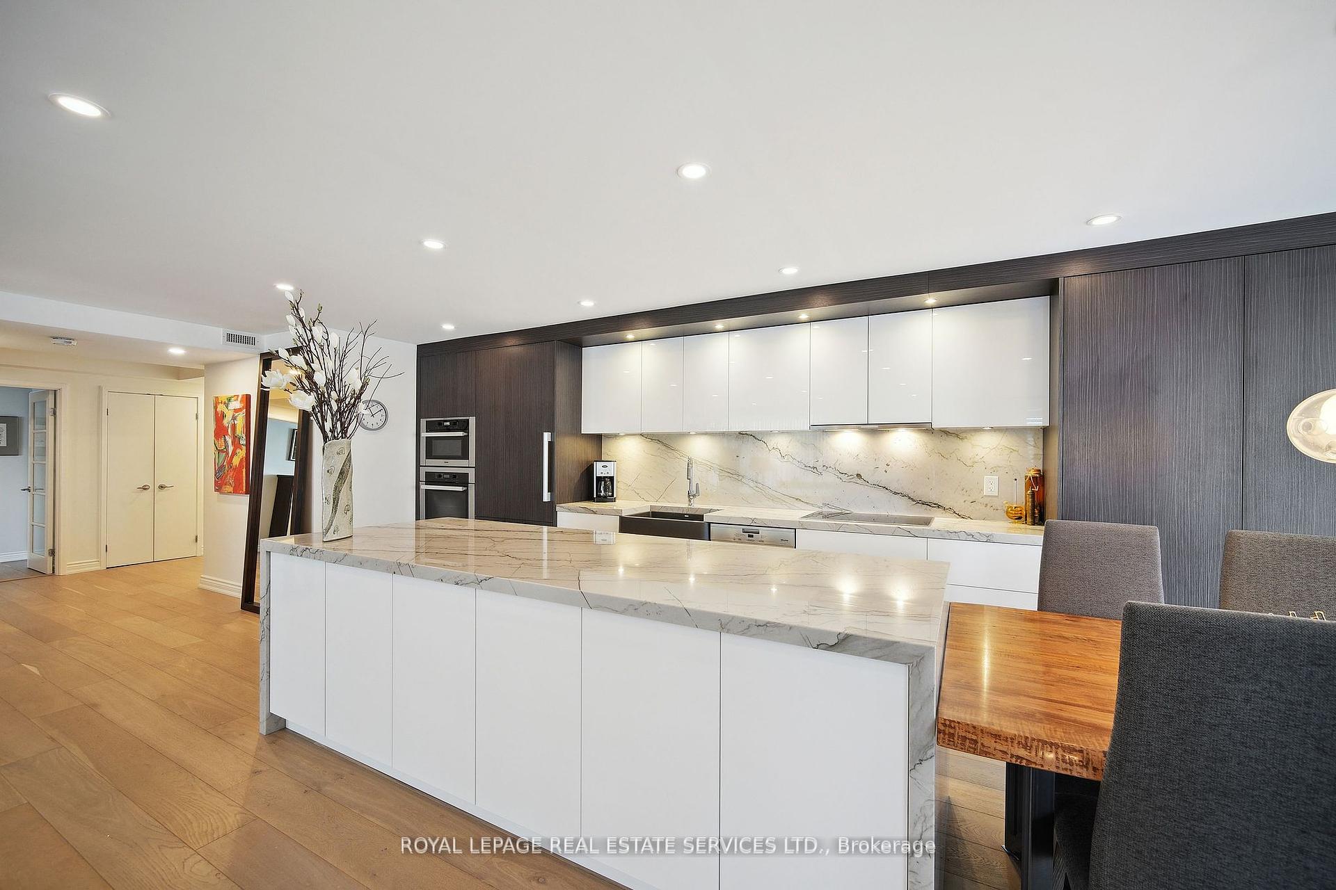 2 Bedrooms Condo at 480 Queens, Toronto For sale