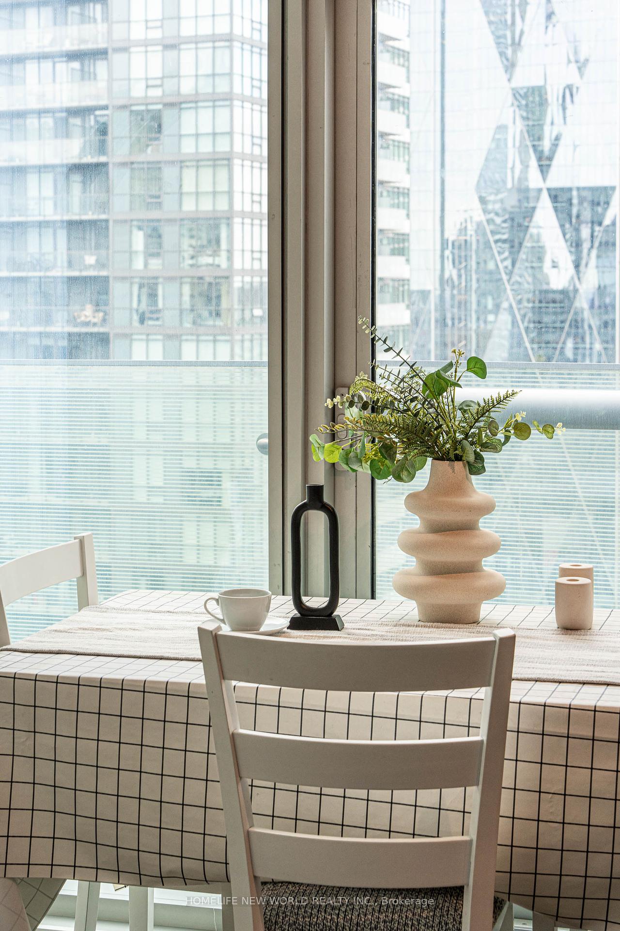 1 Bedroom Condo at 14 York, Toronto For sale