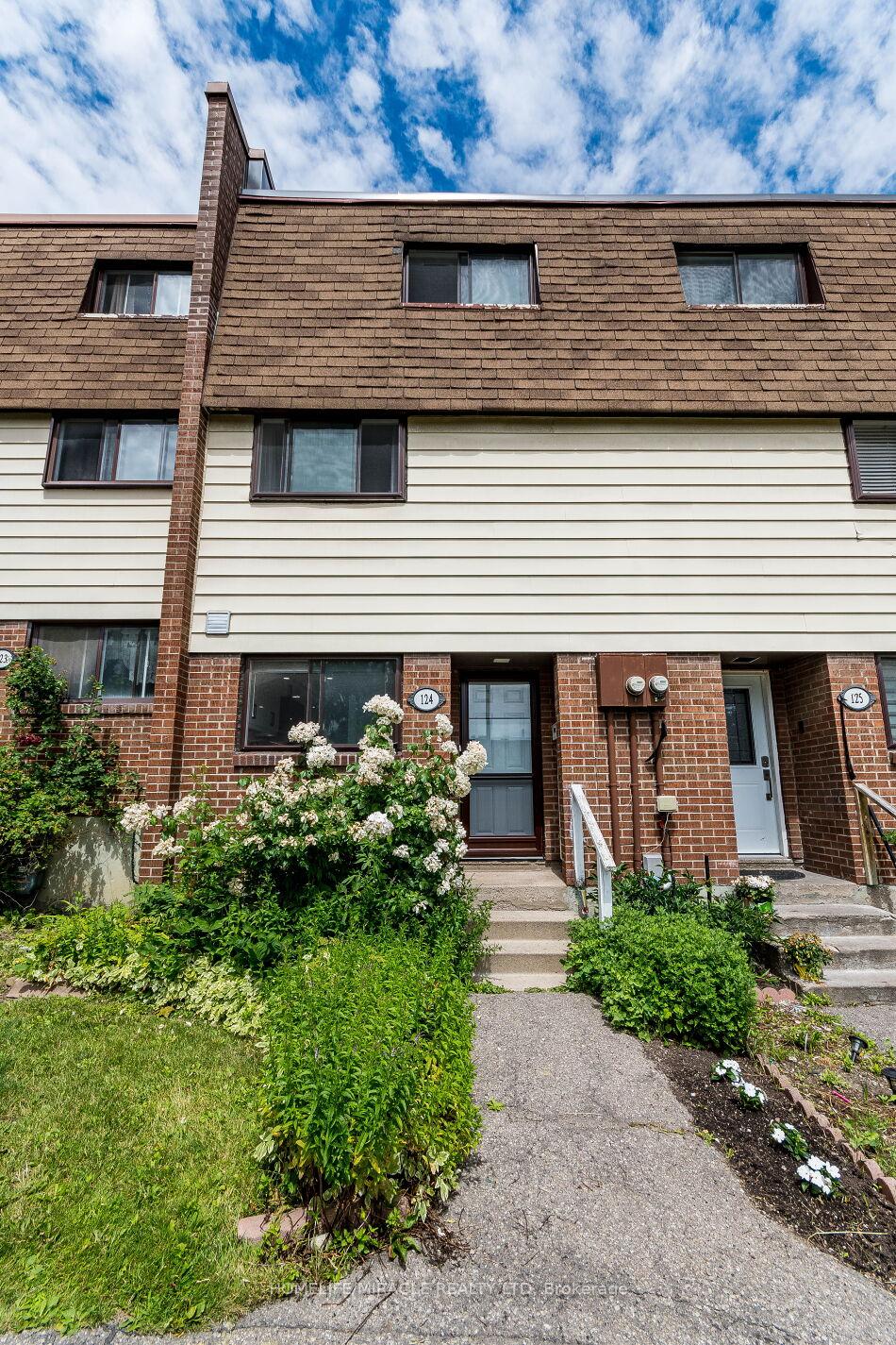 5 Bedrooms Condo at 180 Mississauga Valley, Mississauga For sale