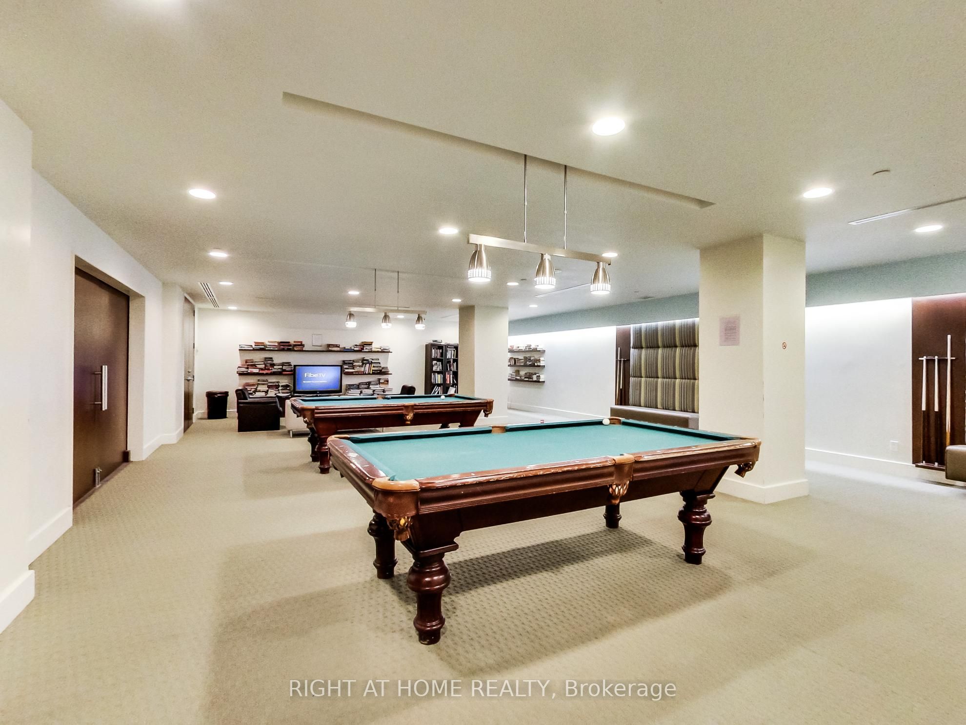 8 York Street W, #3102