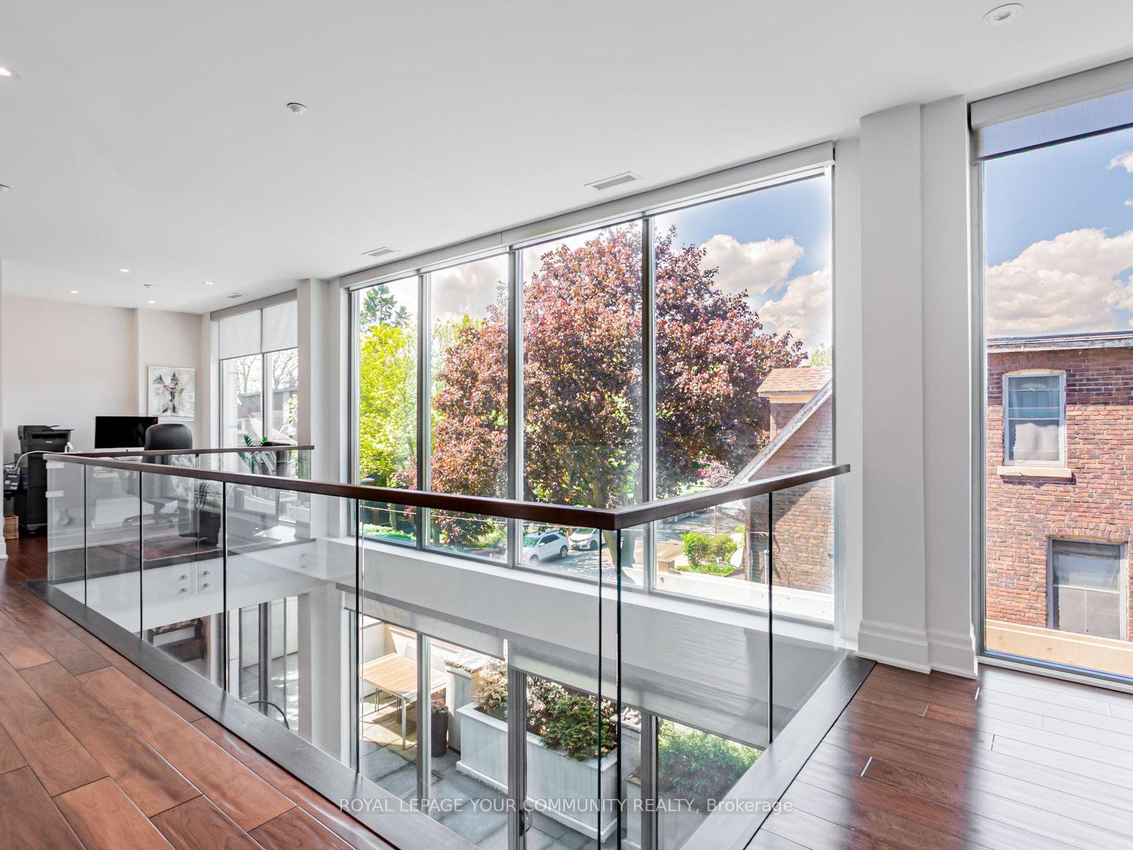 3 Bedrooms Condo at 1 Rainsford, Toronto For sale