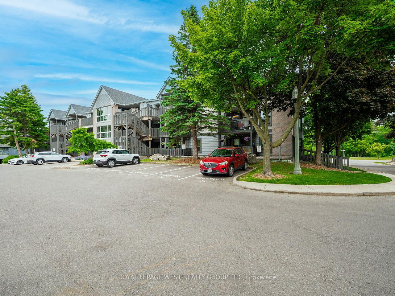 2 Bedrooms Condo at 2020 Cleaver, Burlington For sale