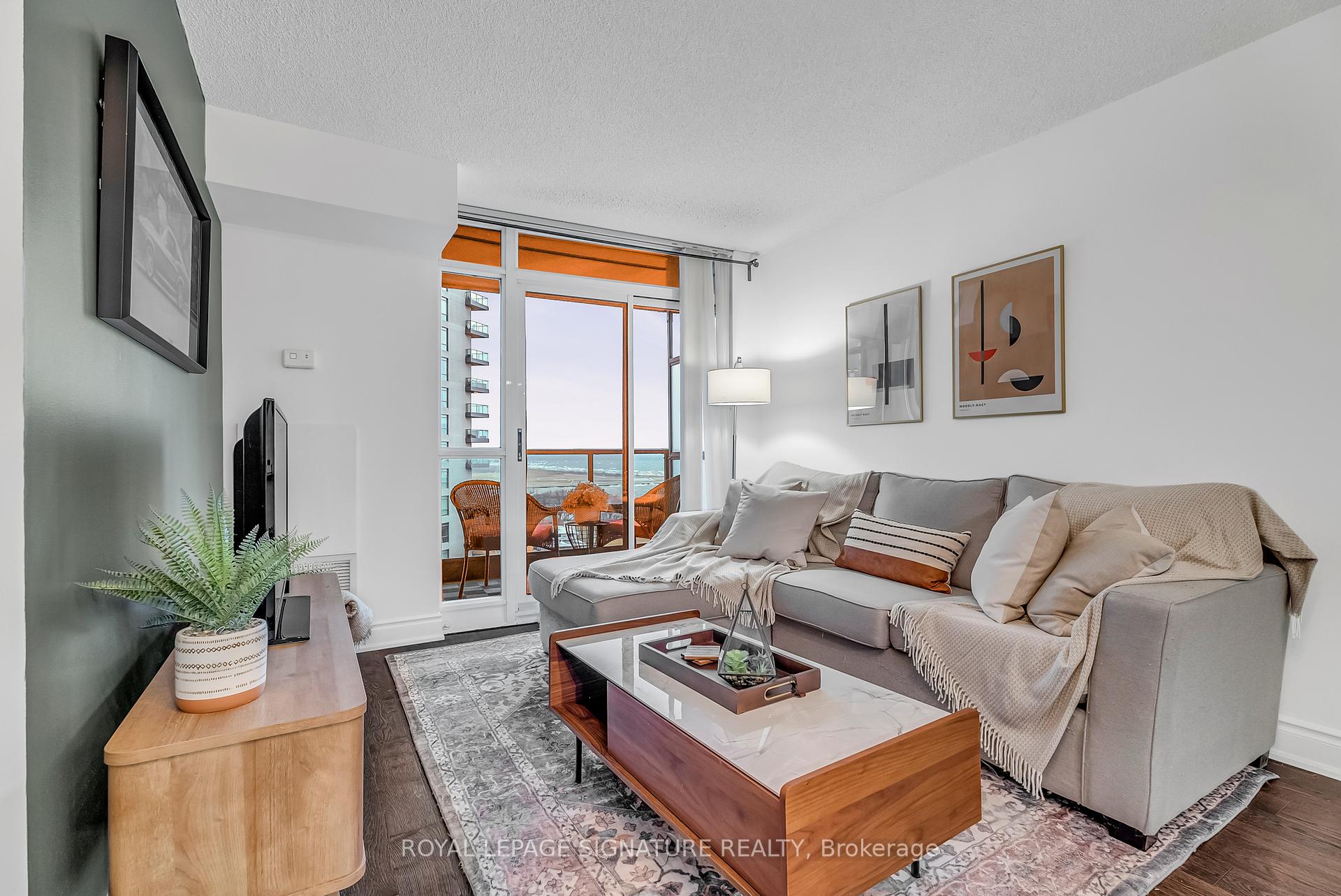 2 Bedrooms Condo at 231 Fort York, Toronto For sale