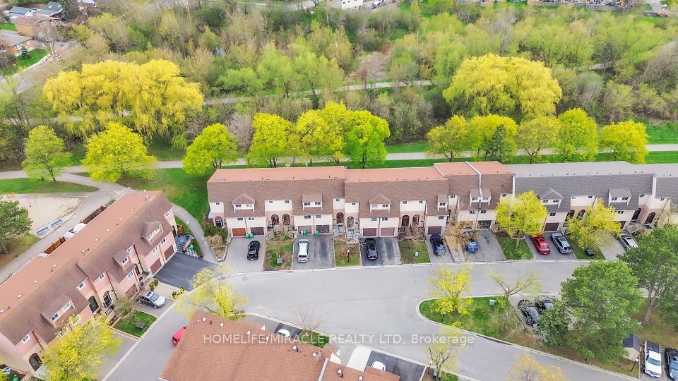 22 Rosset Crescent, Brampton, ON L6X 2R3