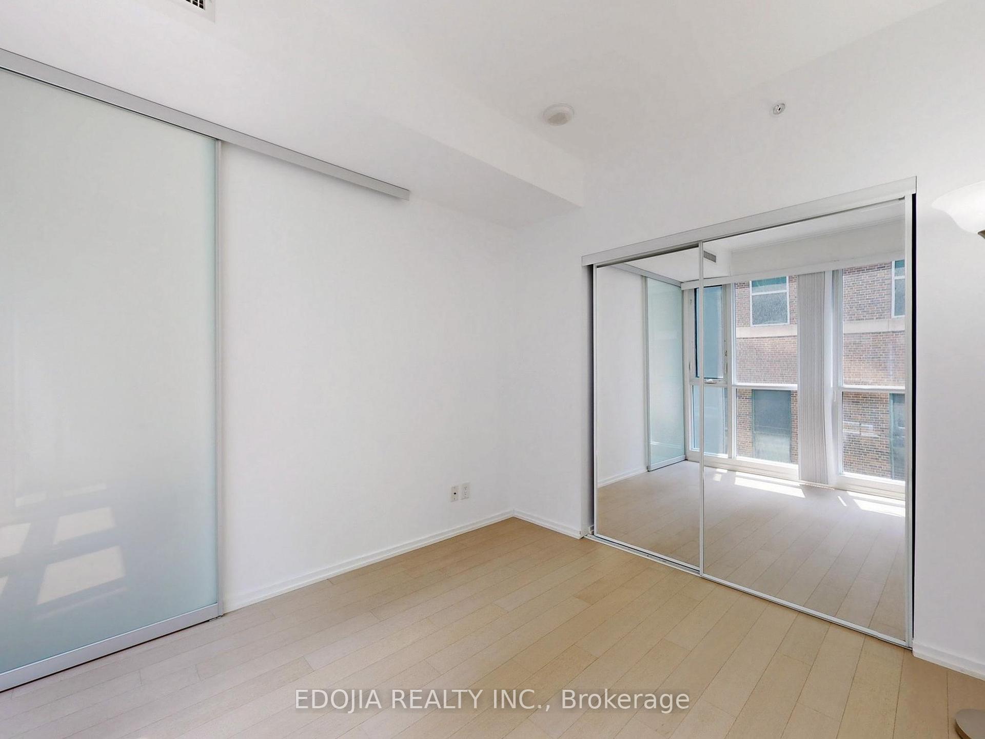 1 Bedroom Condo at 70 Temperance, Toronto For sale