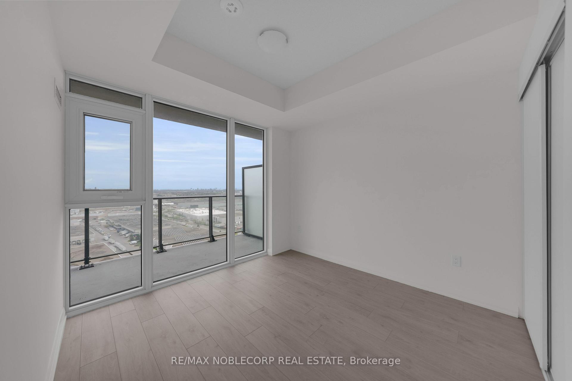 1 Bedroom Co-op at 8960 Jane, Vaughan For sale