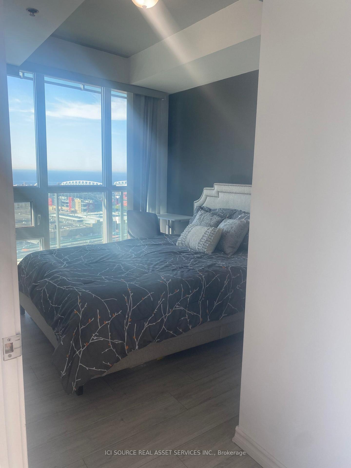 3 Bedrooms Condo at 150 East Liberty, Toronto For sale