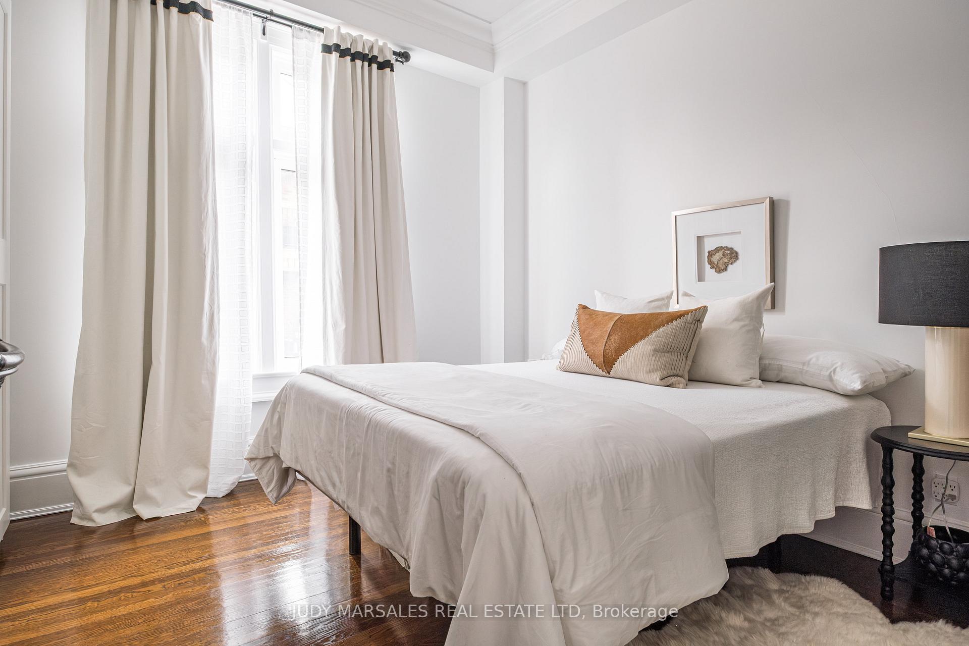 2 Bedrooms Condo at 86 Herkimer,  Hamilton For sale