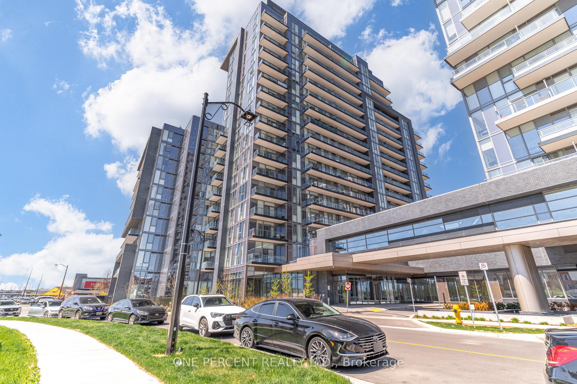 2 Bedrooms Condo at 10 Gatineau, Vaughan For sale