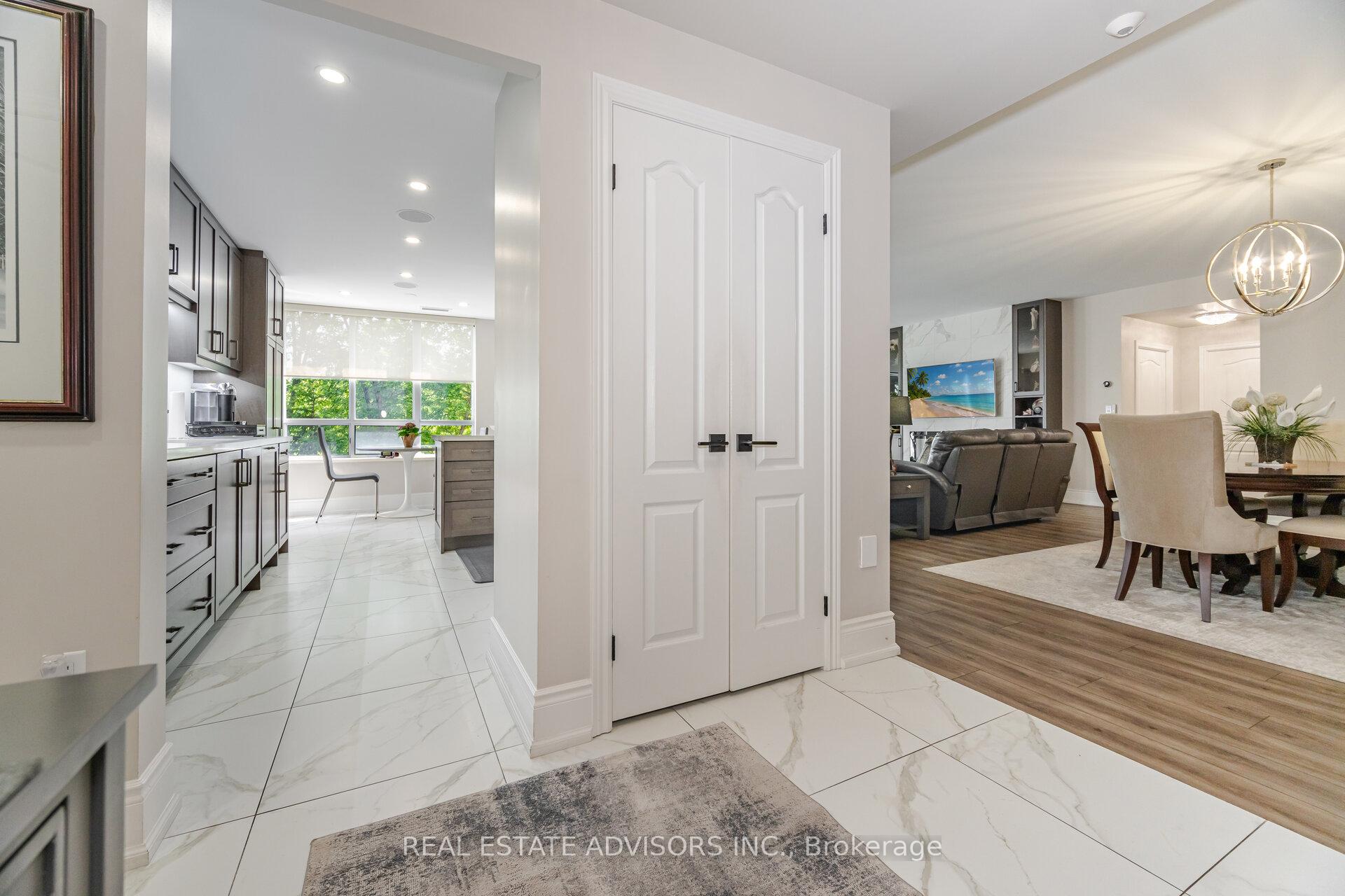 3 Bedrooms Condo at 53 Woodbridge, Vaughan For sale