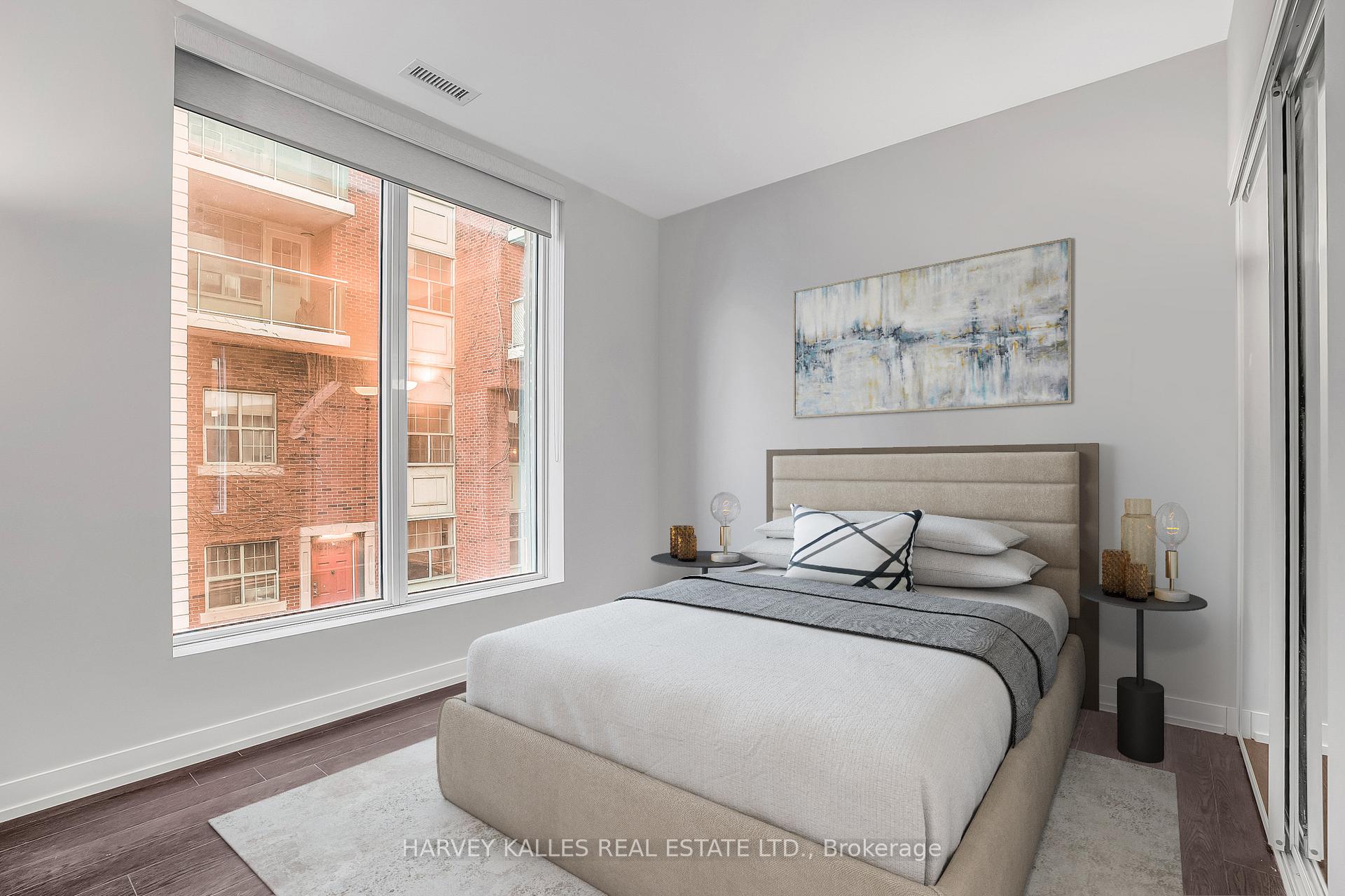 4 Bedrooms Condo at 85 Wood, Toronto For sale