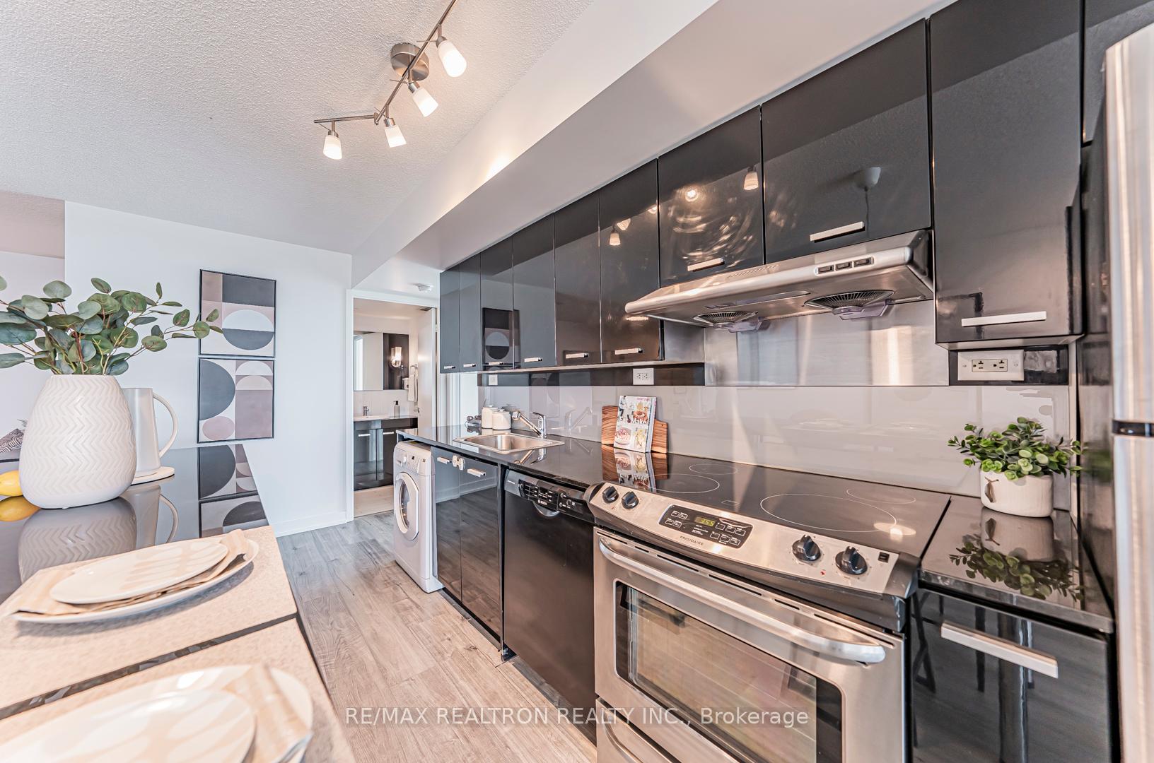 3 Bedrooms Condo at 29 Singer, Toronto For sale