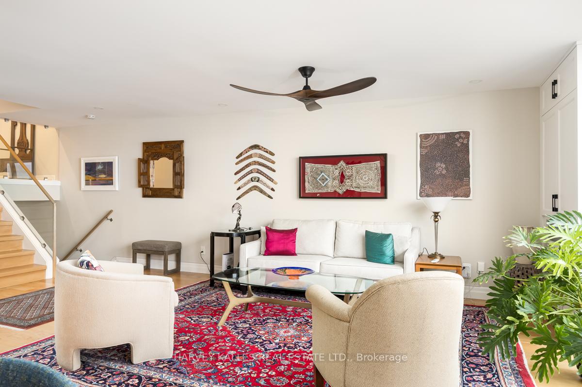 3 Bedrooms Condo at 33 Harbour, Toronto For sale