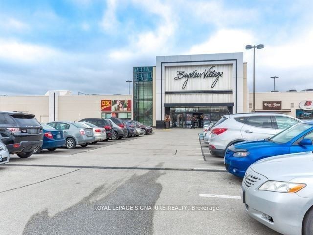 17 Kenaston Gardens, #402