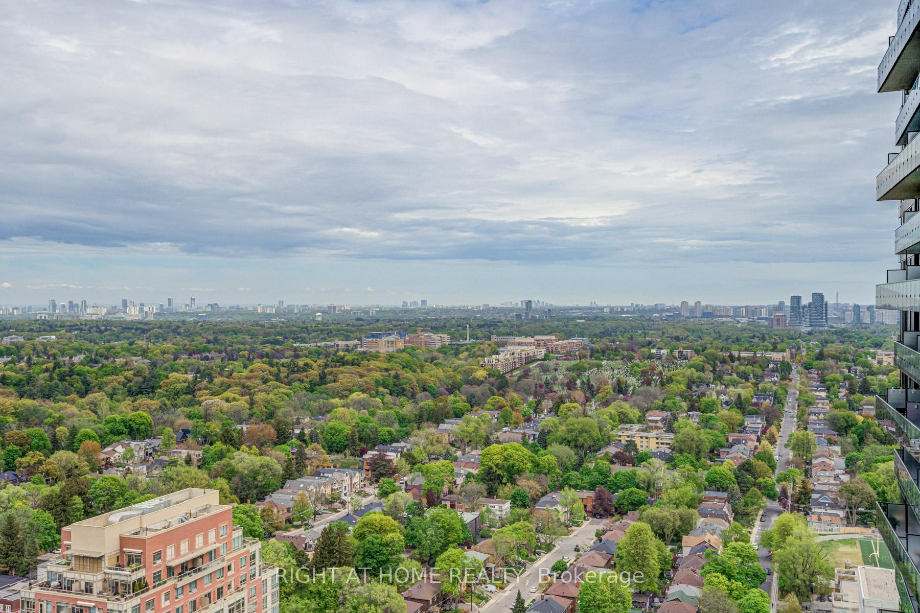 2 Bedrooms Condo at 99 Broadway, Toronto For sale