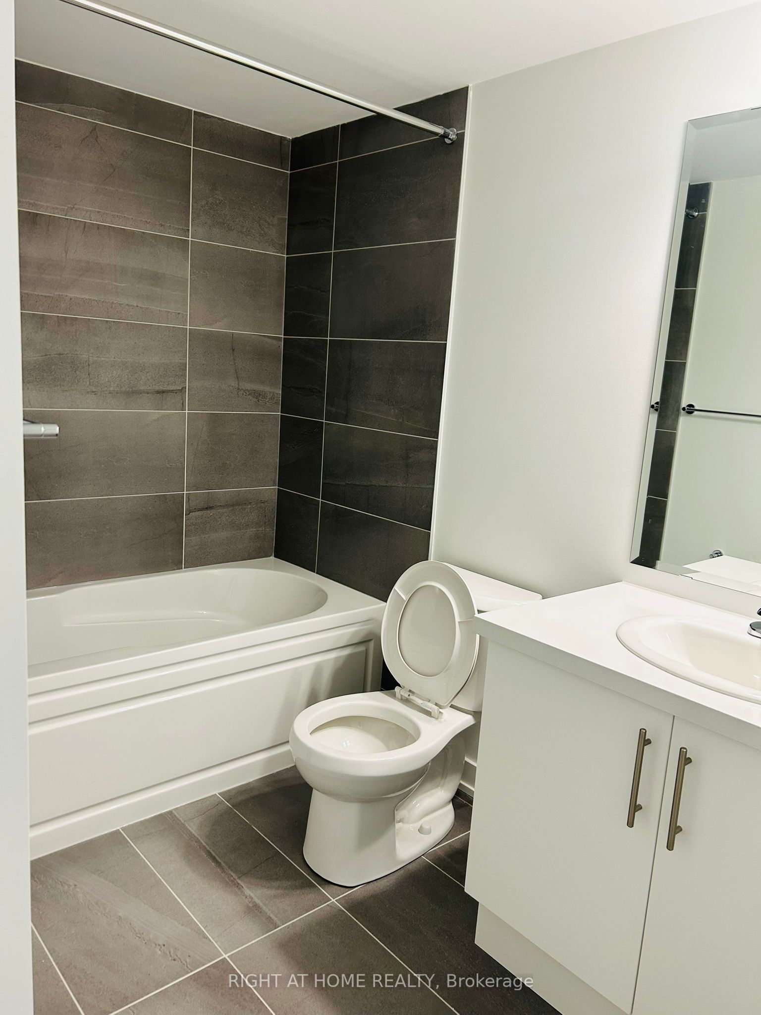 45 Romilly Avenue, #11