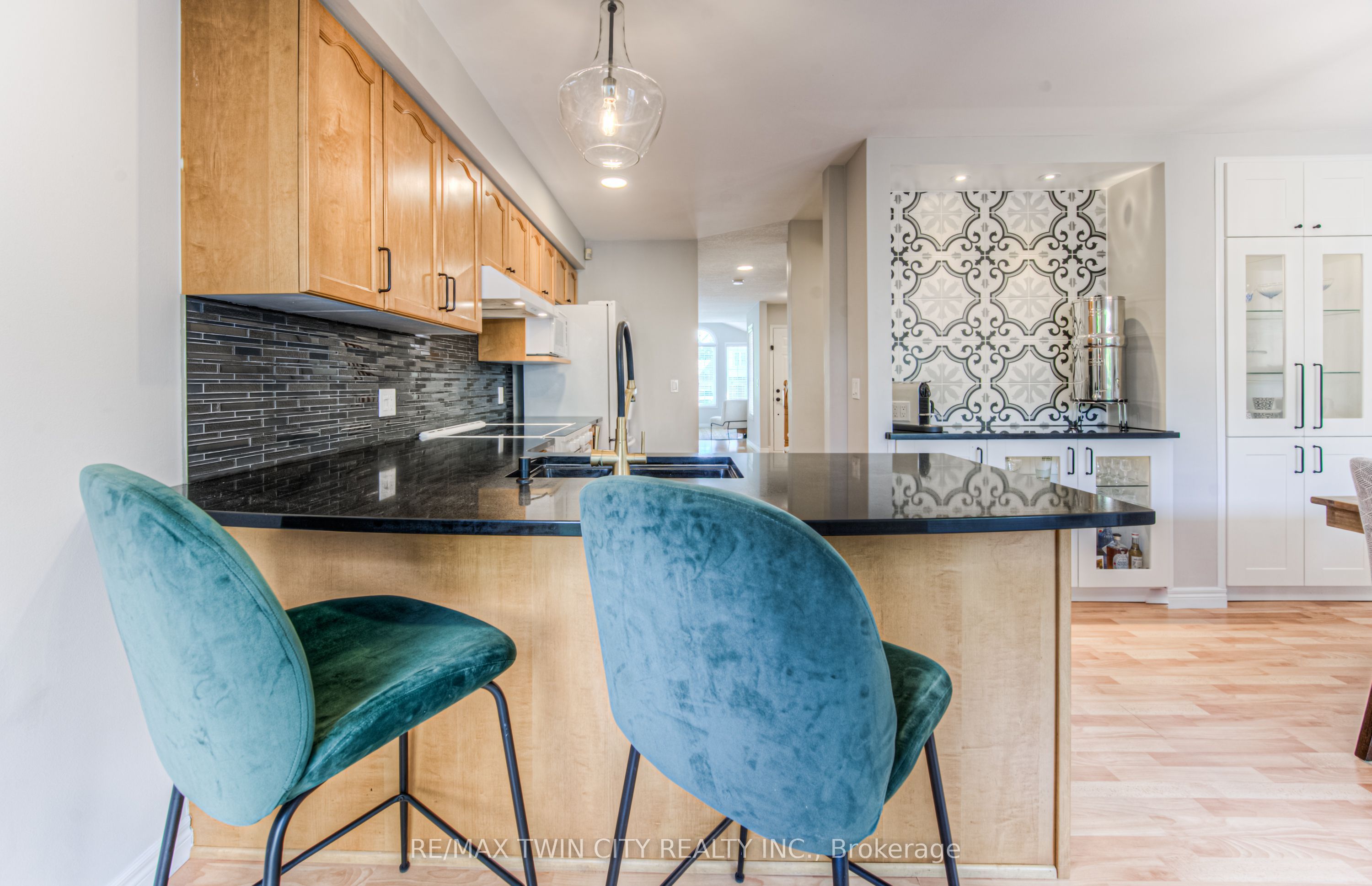 381 University Downs Crescent