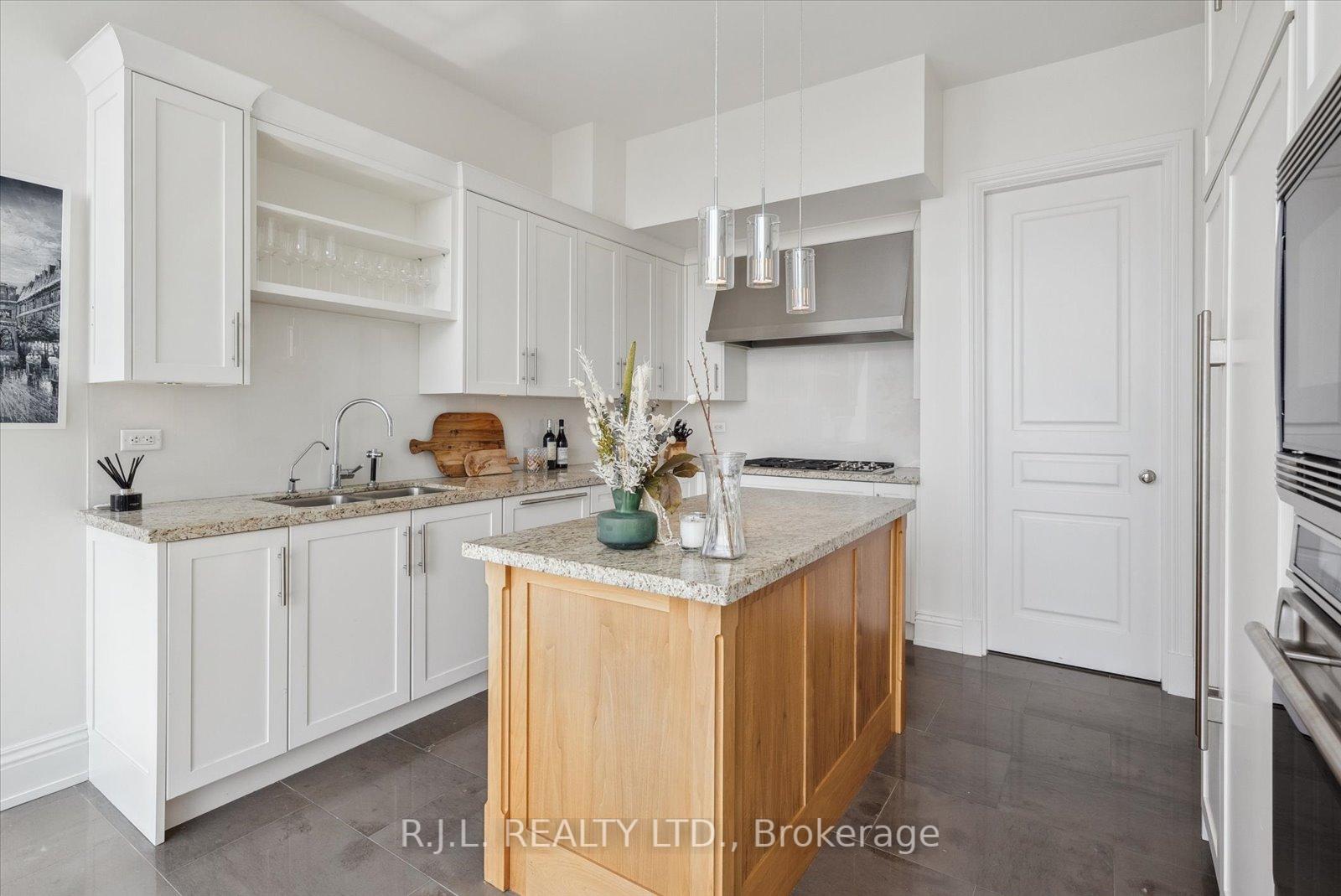 1 Bedroom Condo at 183 Wellington, Toronto For sale