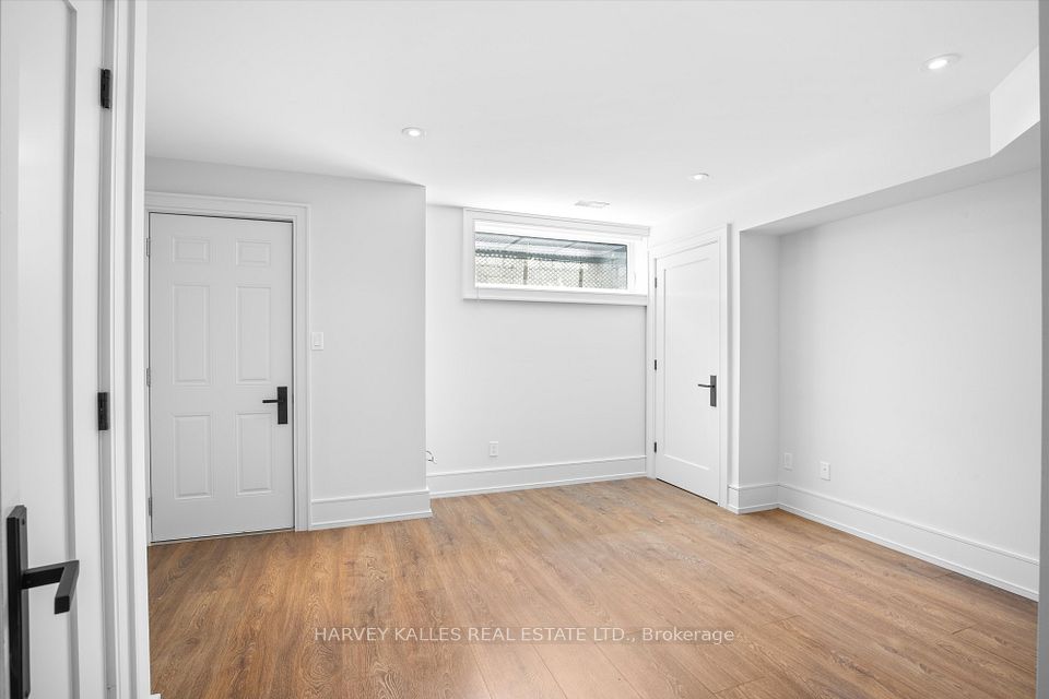74 Woburn Avenue