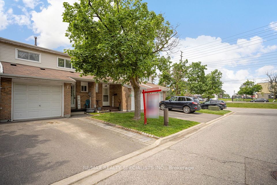 20 Enmount Drive, Brampton, ON L6T 4C8
