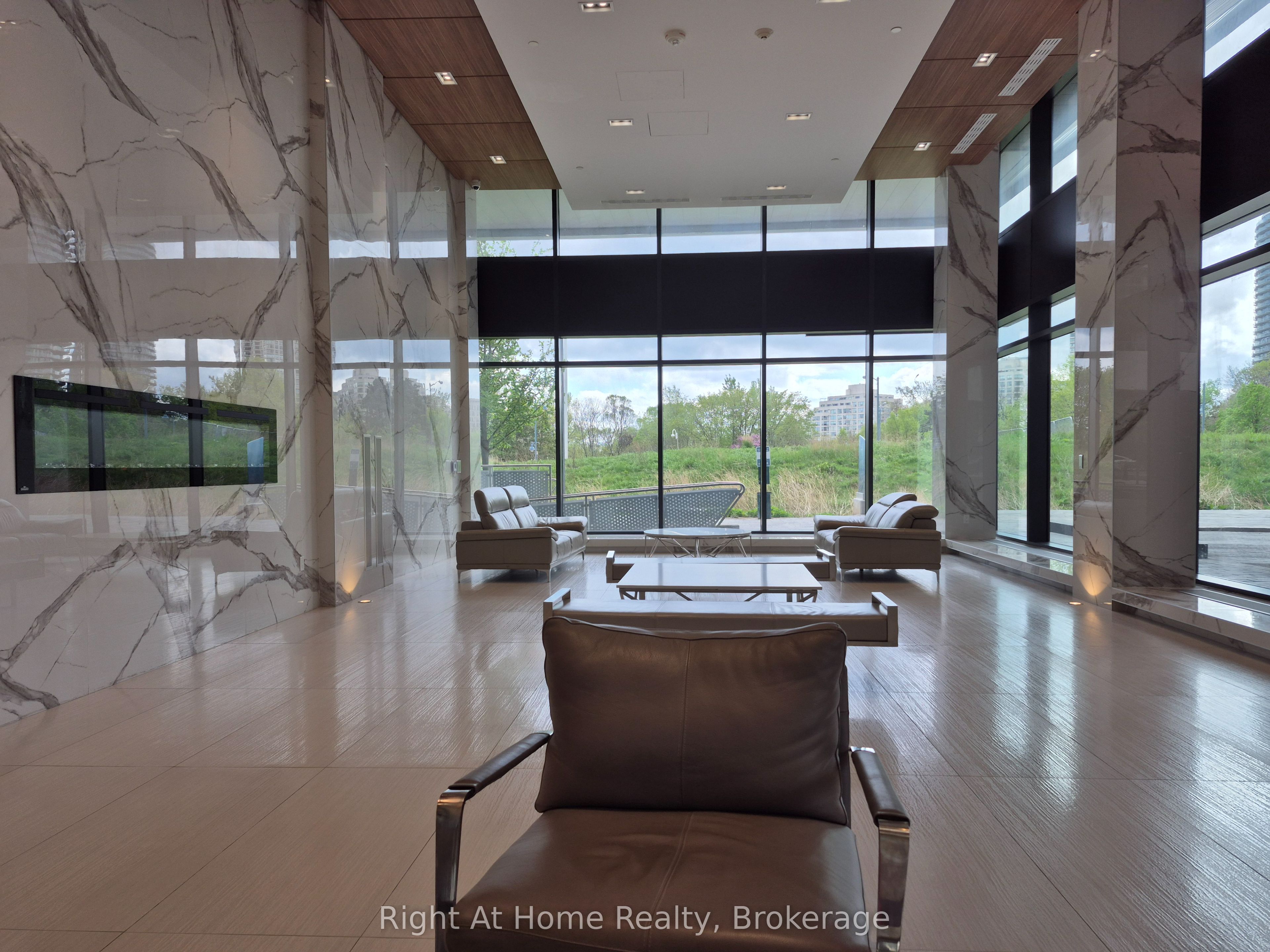 20 Shore Breeze Drive, #310