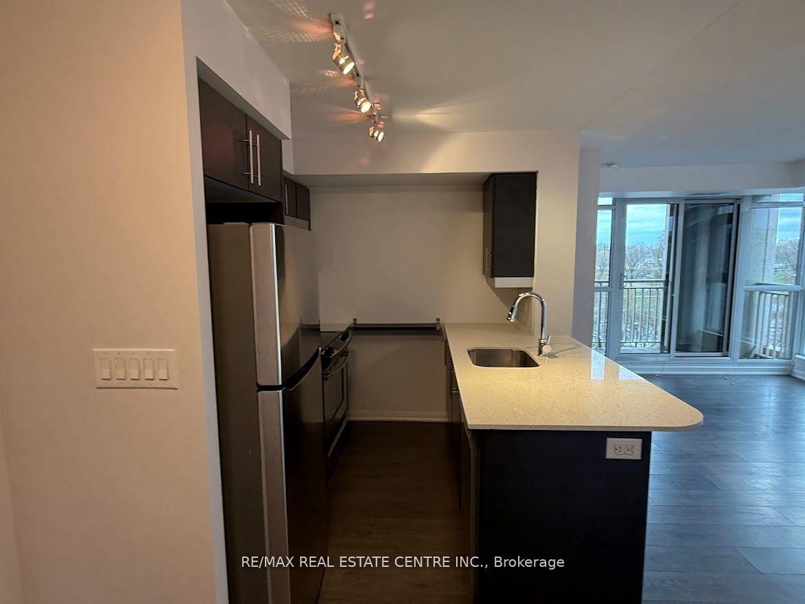3 Bedrooms Condo at 35 Bastion, Toronto For sale