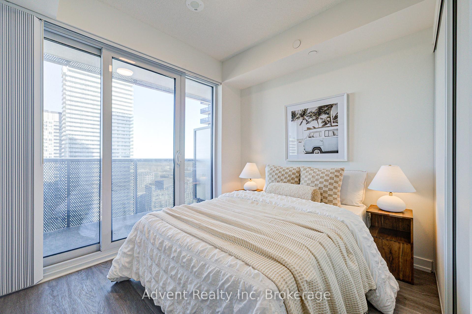 2 Bedrooms Condo at 55 Cooper,  Toronto For sale