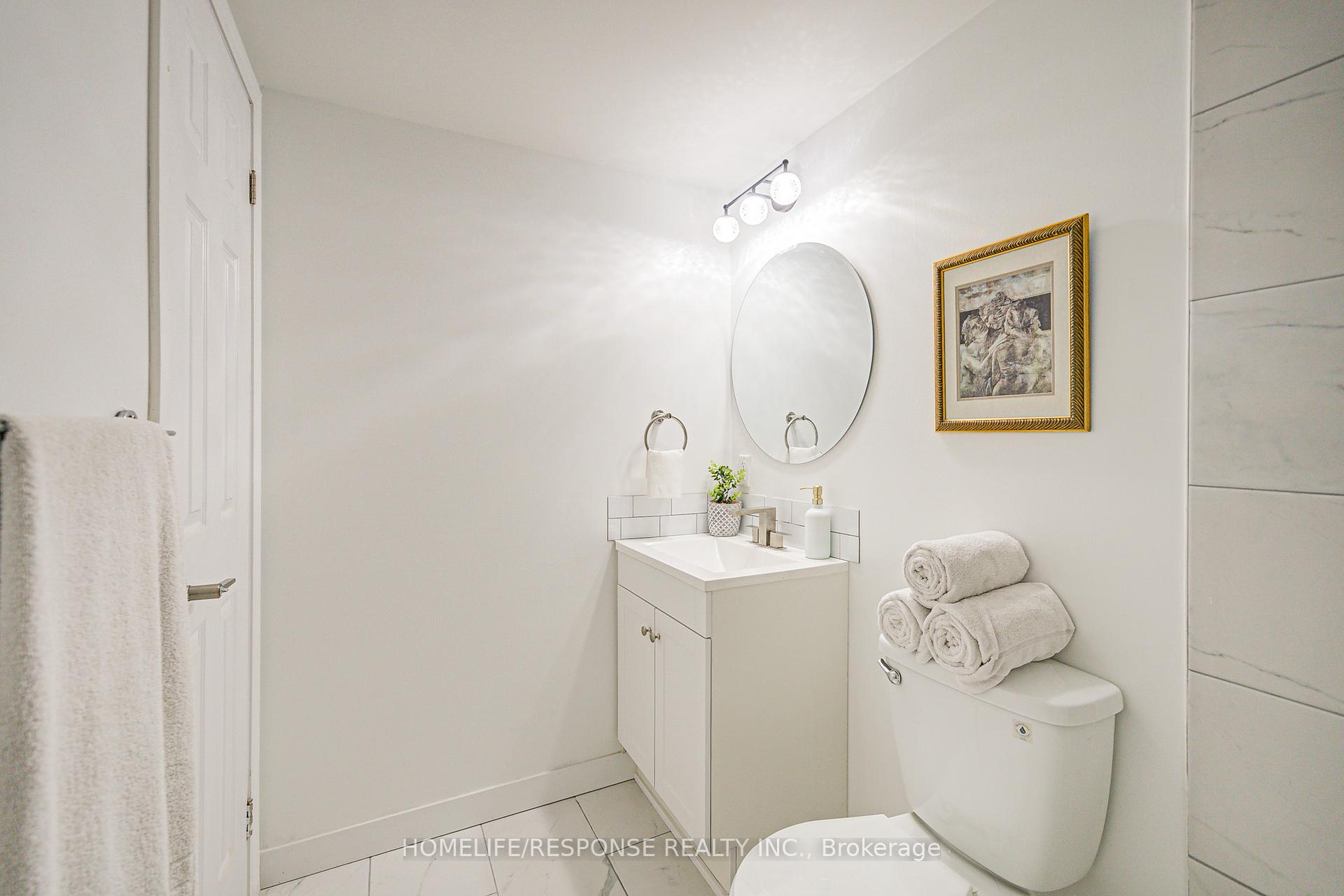 3 Bedrooms Condo at 35 Elsie, Toronto For sale