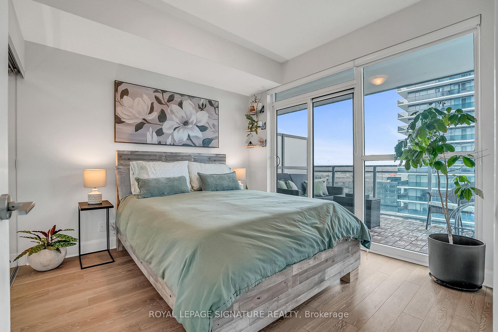 1 Bedroom Condo at 33 Shore Breeze,  Toronto For sale