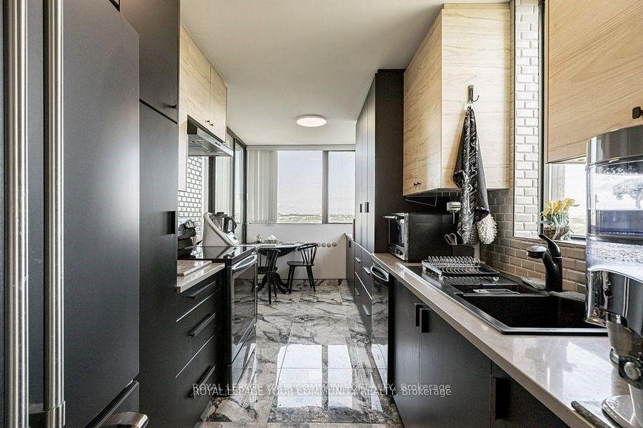 4 Bedrooms Condo at 133 Torresdale, Toronto For sale