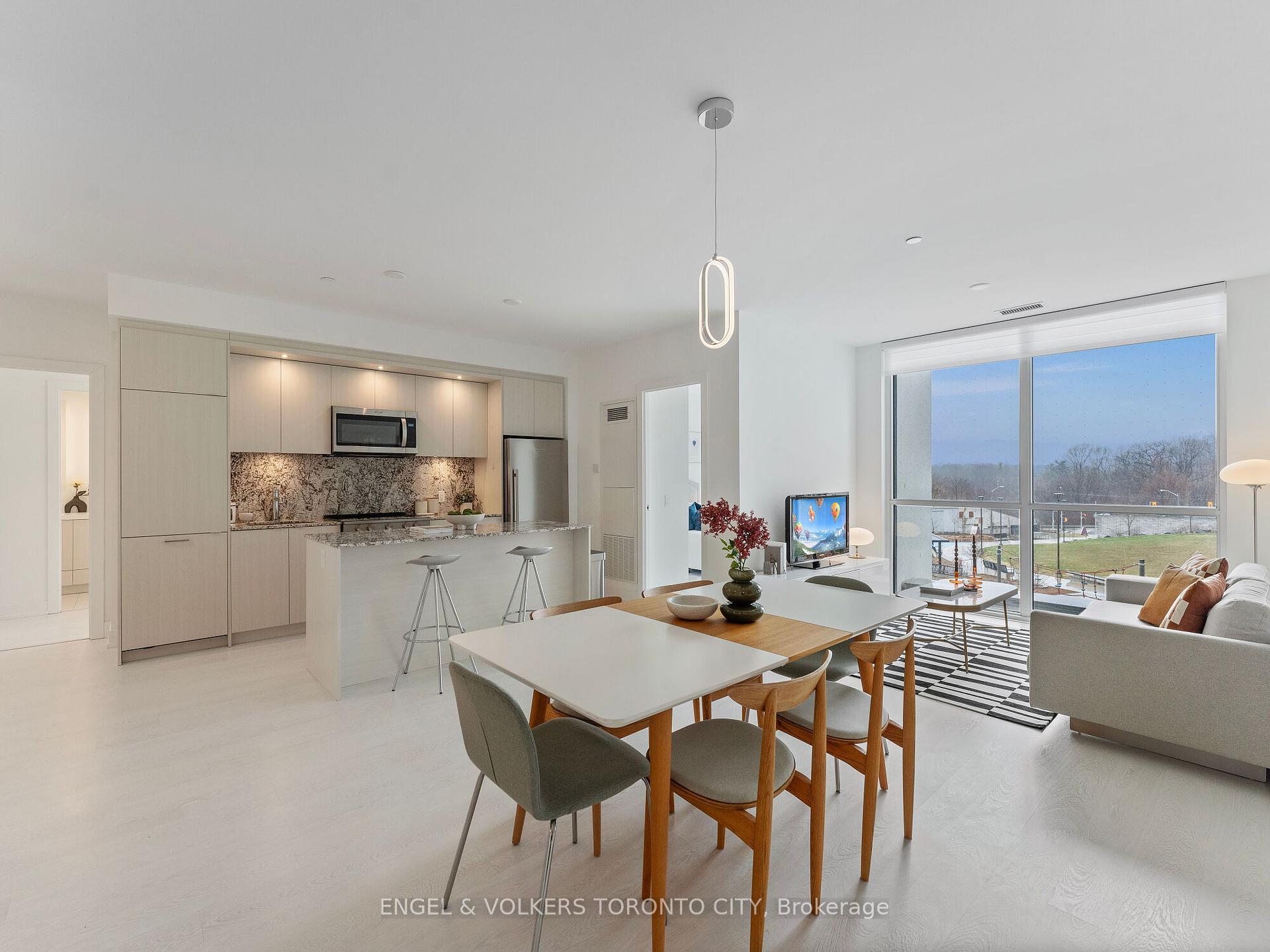 4 Bedrooms Condo at 30 Inn On The Park, Toronto For sale