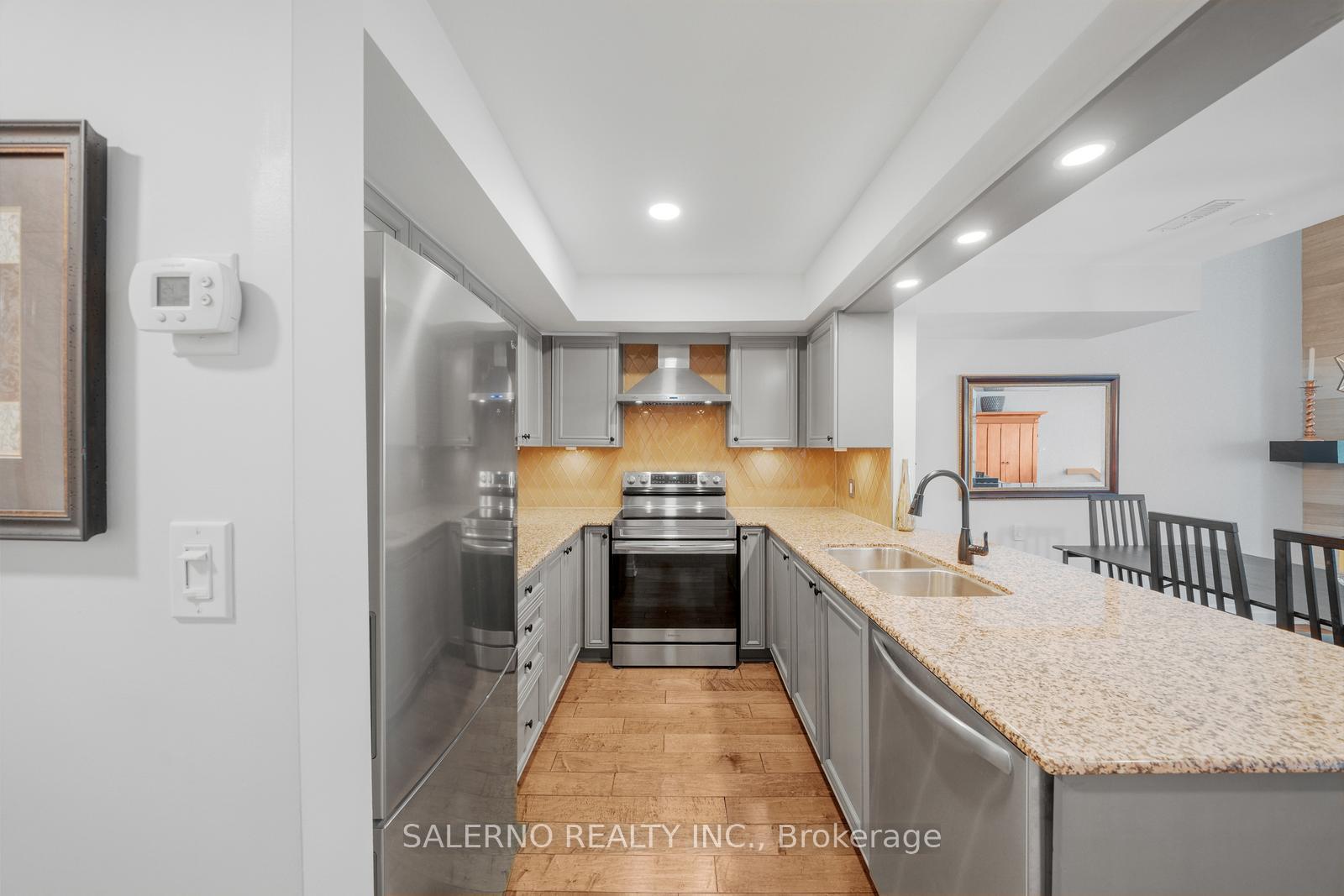 3 Bedrooms Condo at 128 Aerodrome, Toronto For sale