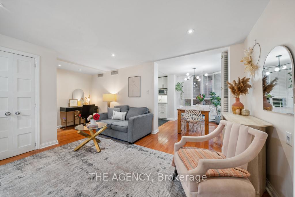 2 Bedrooms Condo at 105 Heath, Toronto For sale