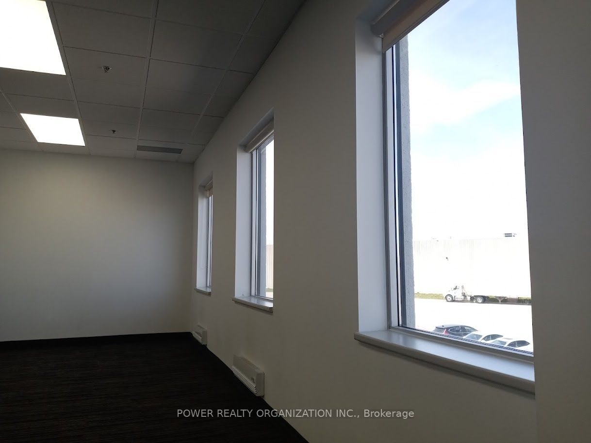 320 Matheson Boulevard W, #209