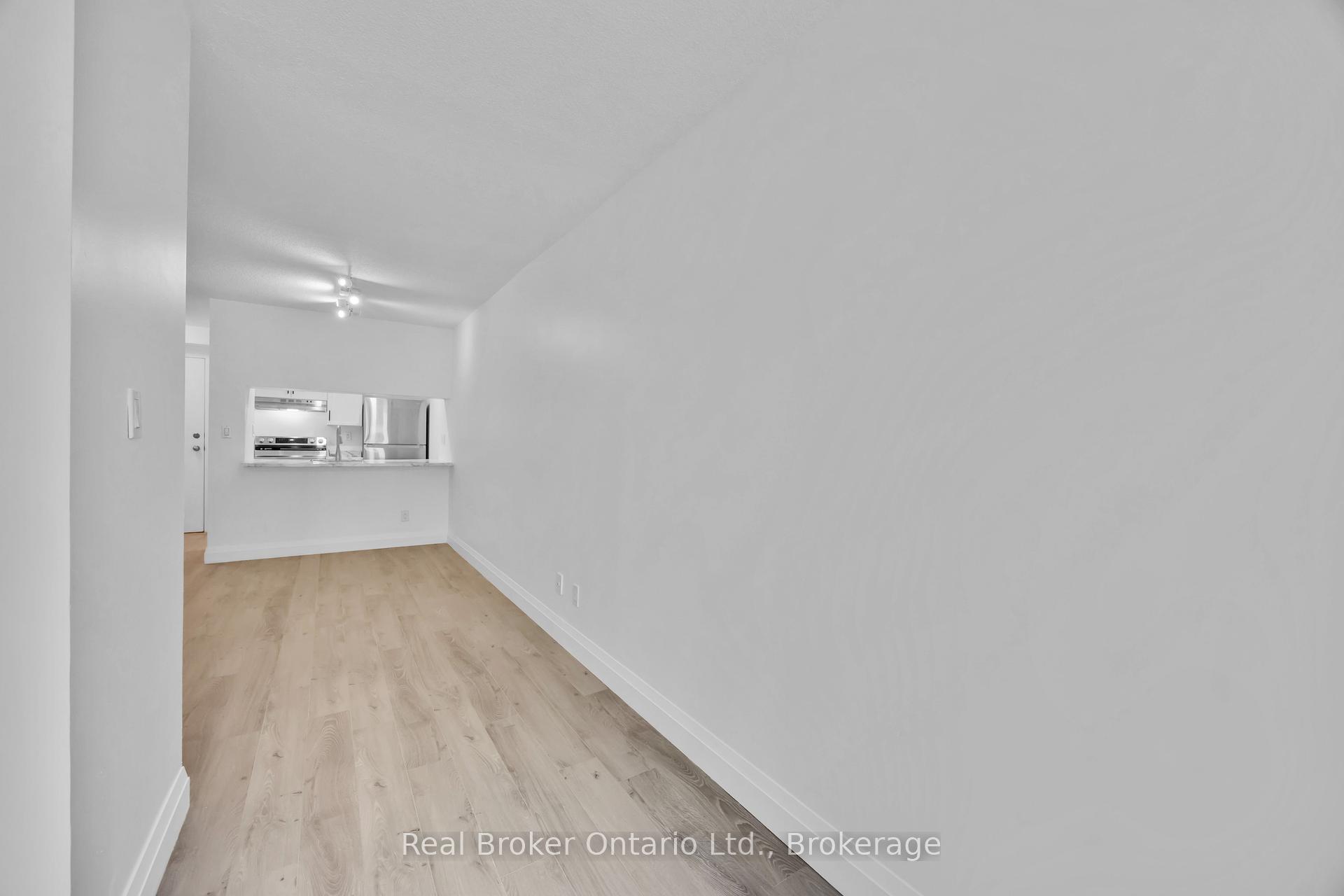 2 Bedrooms Condo at 222 The Esplanade, Toronto For sale