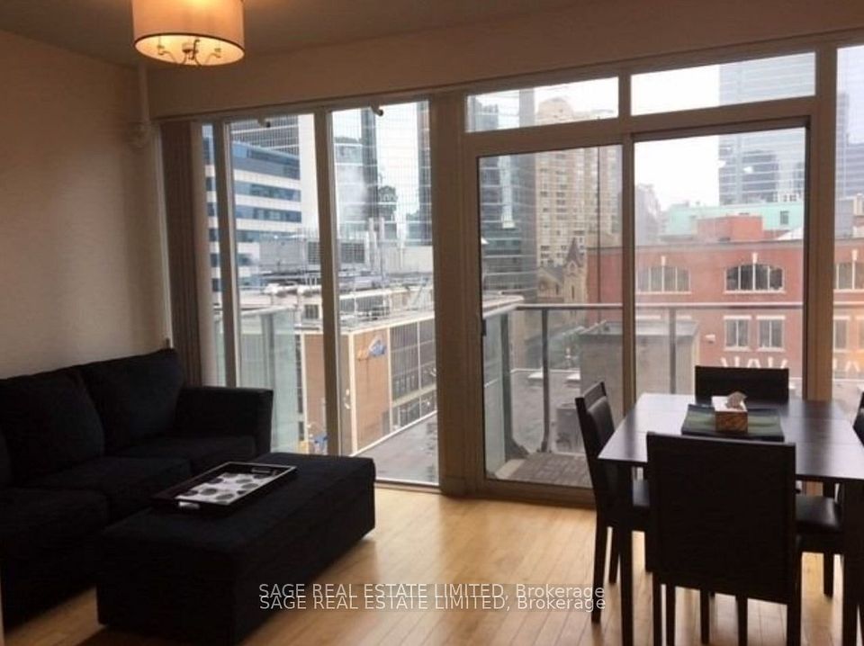 126 Simcoe