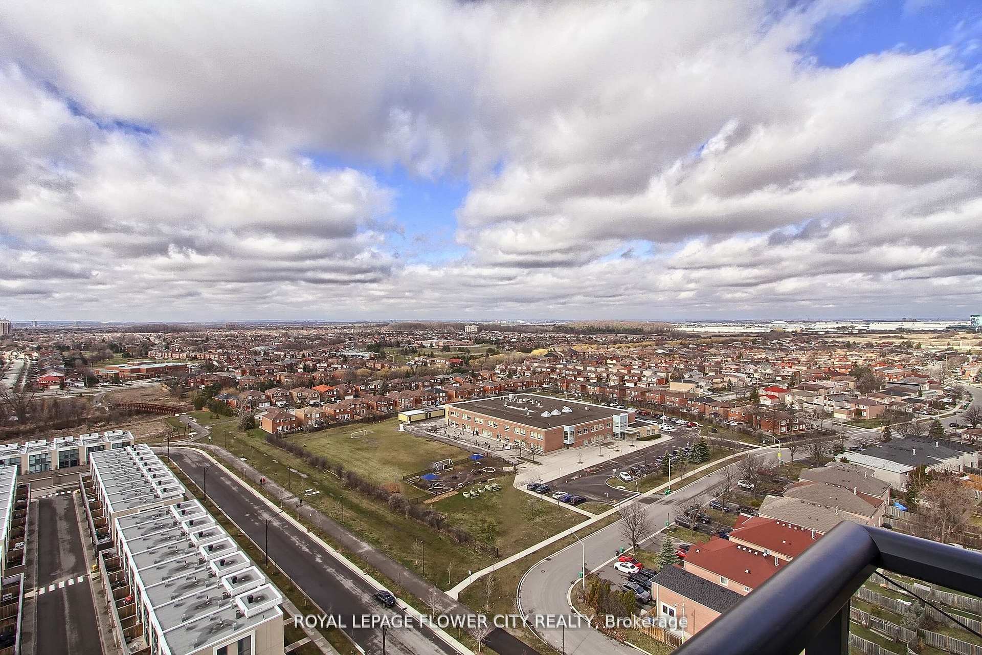 1 Bedroom Condo at 65 Watergarden, Mississauga For sale